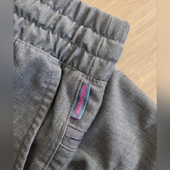 Movement Scrub Set - Picture 14 of 16